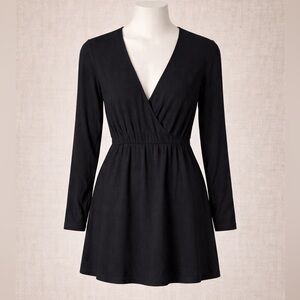 🔥NWOT Wilfred Aritzia Black Long Sleeve Dress